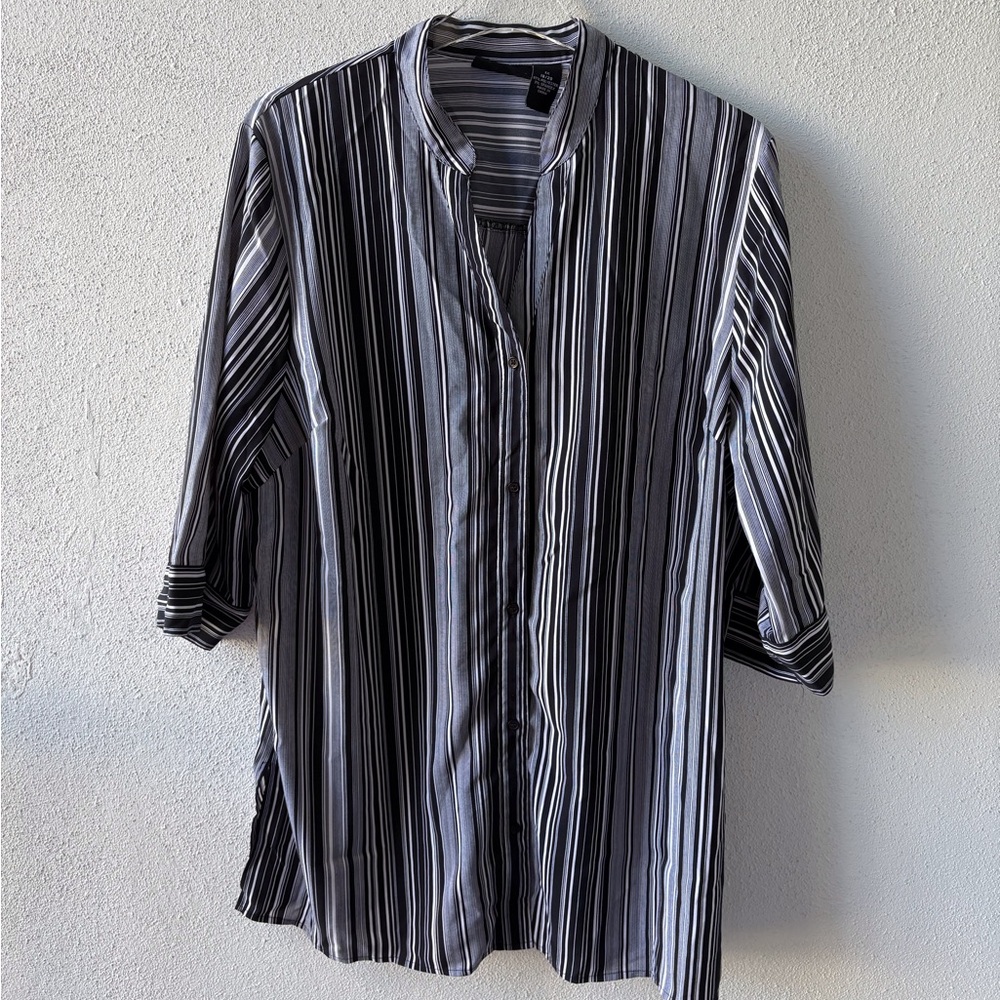 Maggie Barnes‎ 1X Black White Stripe Split Neck Button Up Office Casual Blouse